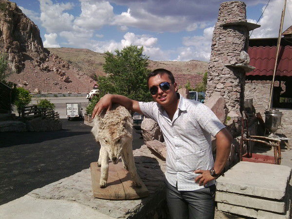 Азамат Мухтаров