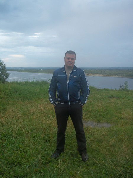 Денис Попов