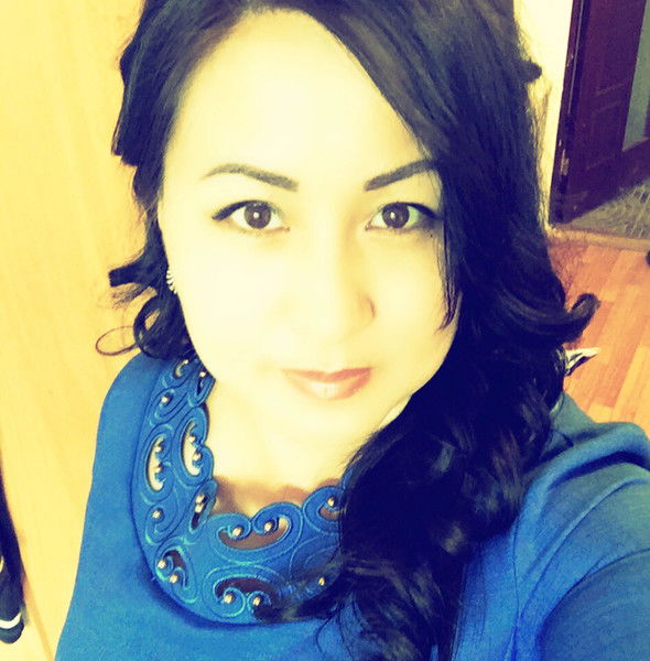 Айна Ахметова