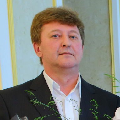 Виктор Попов