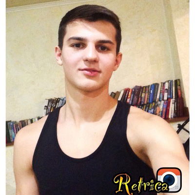 Артем Уханов