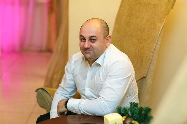 Айк Оганесян