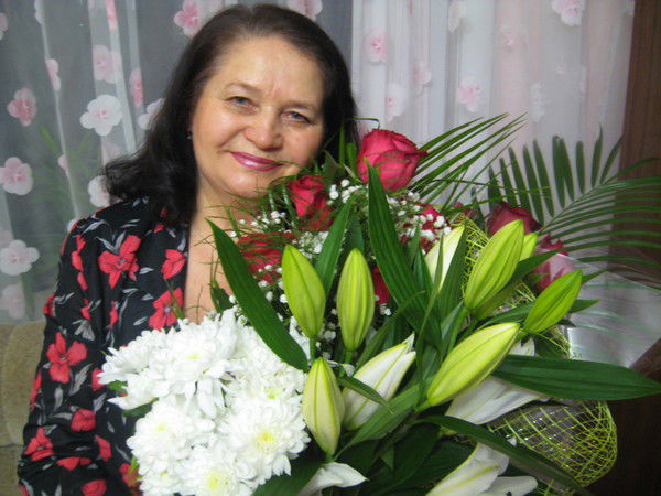 Нина Лассая