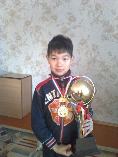 Абай Жанузаков