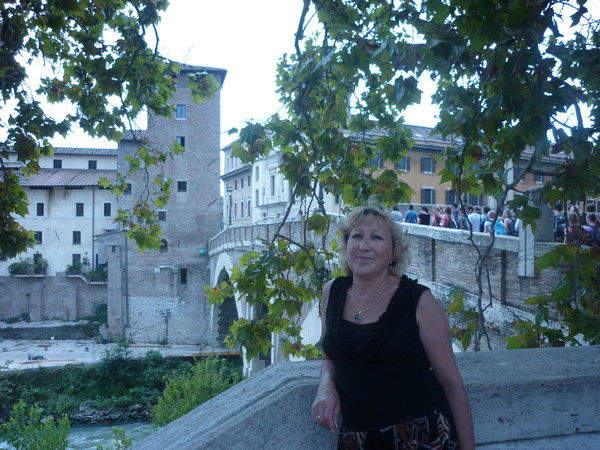 Байза Лукманова