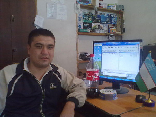 Акмал Бабаяров