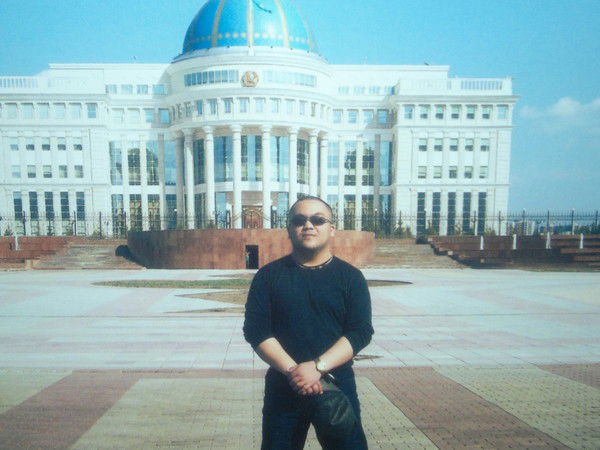 Толик **********