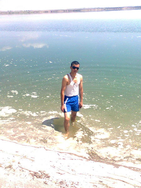 Нодир Худояров