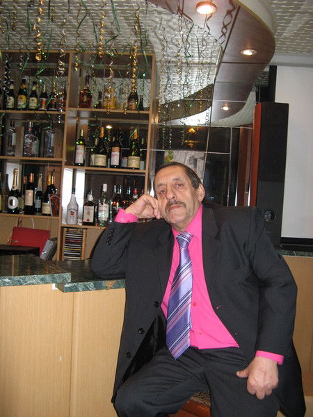 Юрий Левченко