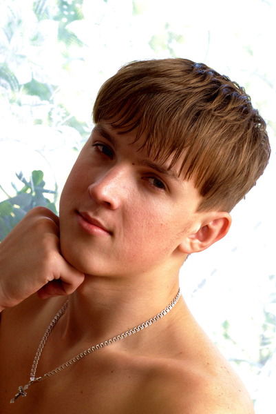 Антон Голобурдо