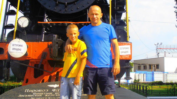 Олег Бобров