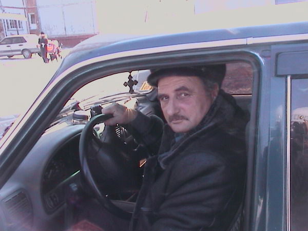 Геннадий Ларионов