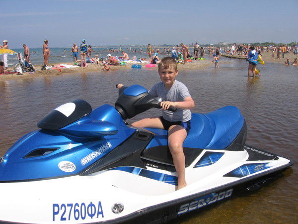 Денис Захаров