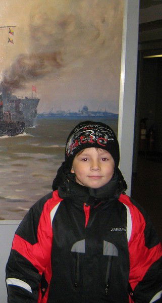 Денис Леонов