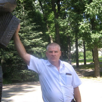 Юрий Иванов