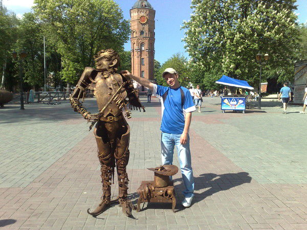 Леонов Алексей