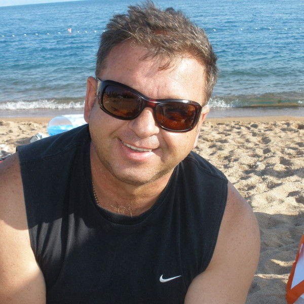 Юрий Мельников