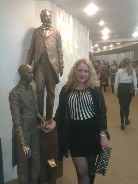 Елена Паникарова