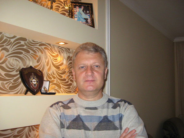 Игорь Дикарев