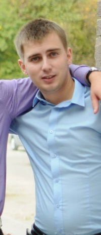 Александр Хижняков