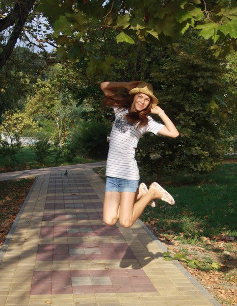 Анютка I{Атюшина