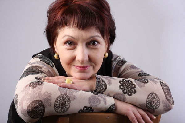 Елена Канцерова