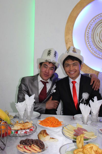 Турсунбек. Сайпидин Тегин.