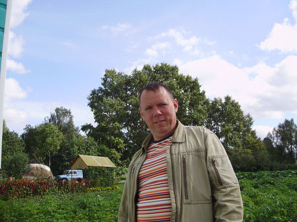 Александр Нелюбин