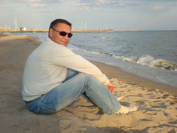 Олег Неважно