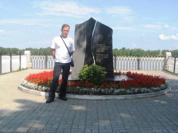 Толя Книжников