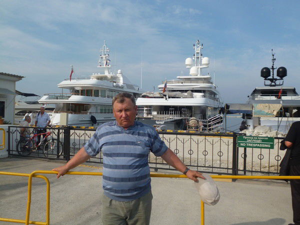 Александр Сафонов