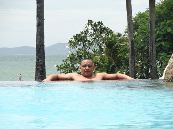 Владимир Петров