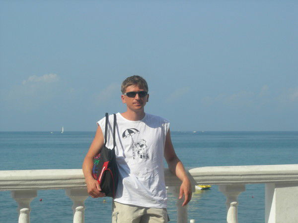 Александр Шаронов