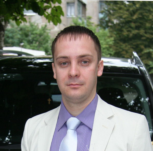 Виталий Иванов