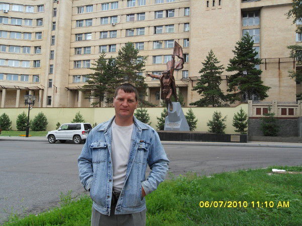 Сергей Леонов