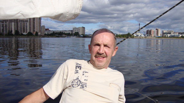 Леонид Петров