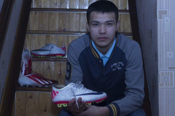 ((Dark Horse)) ******