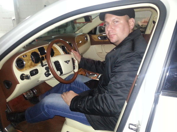 Максим Стотланд