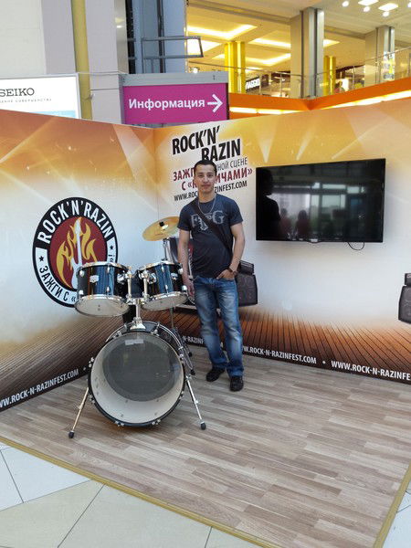 Максим Каспаров