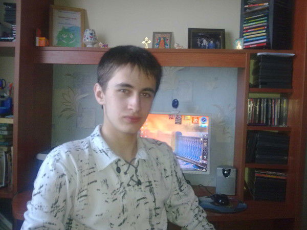 Виктор Емельянов