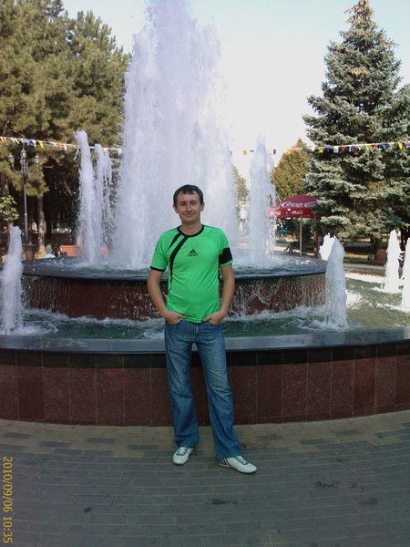 Александр Олейников