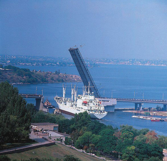 Олег Мезинов