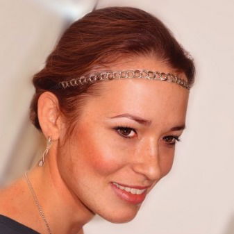 Оля Комарова