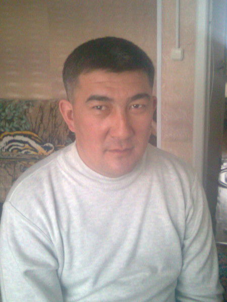 Есбулат Акмалиев