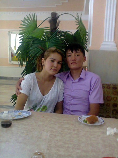 Лола Умарова