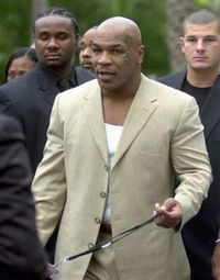 Тайсон Капюшон