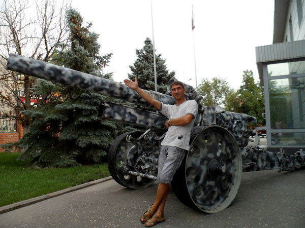 Анатолий Иванов