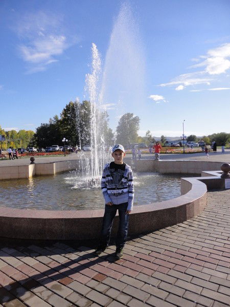 Витя Макраслоев