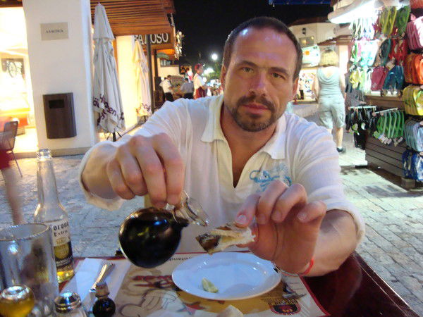 Саша Киричков