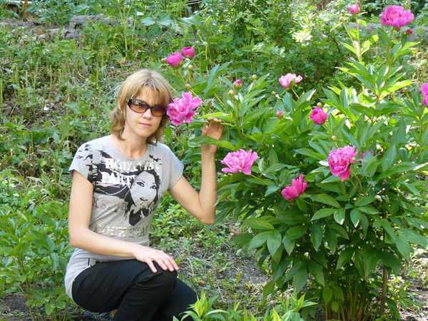 Лена Безгомонова